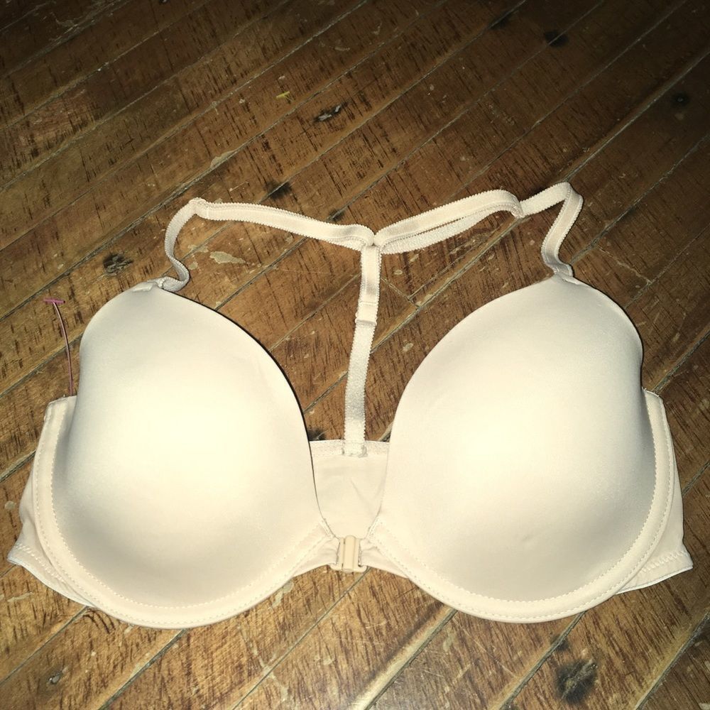 Victoria’s Secret wear everywhere nude Demi 32D bra